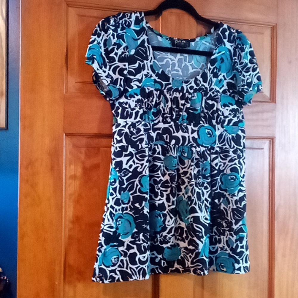 Fylo short sleeve top